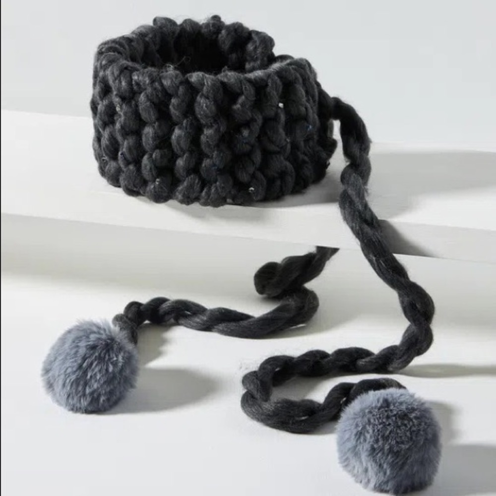 🆕 Anthropologie Anthro chunky knit embellished ear warmer earmuff pompom — gray